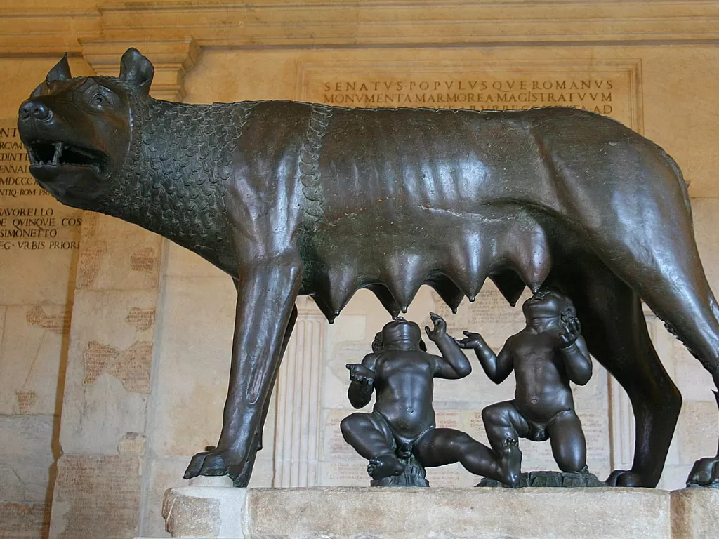 Patung Romulus dan Remus beserta serigala yang mengasuh mereka. (wikipedia.org)