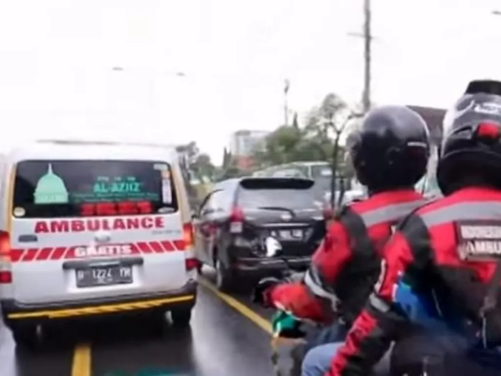 Ilustrasi pengawalan ambulance oleh bikers. (Dok. IAE)