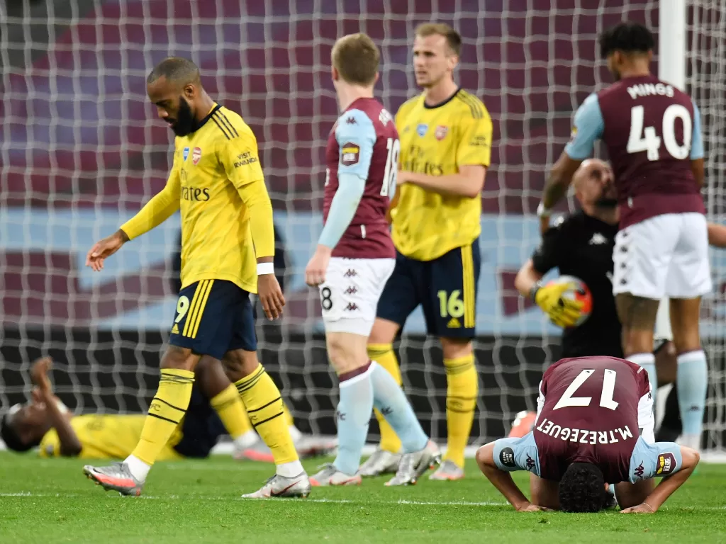 Arsenal dikalahkan Aston Villa. (REUTERS/Peter Powell)
