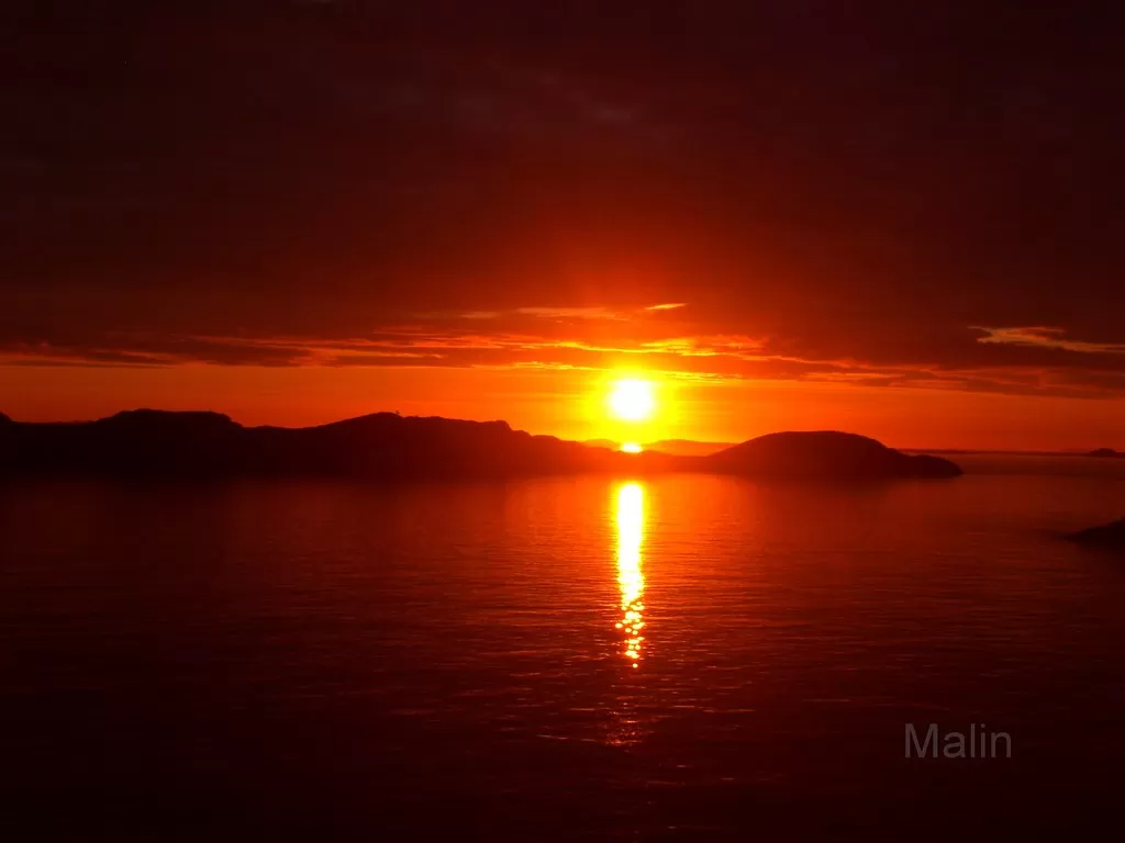 Midnight sun di Norwegia. (flickr.com)