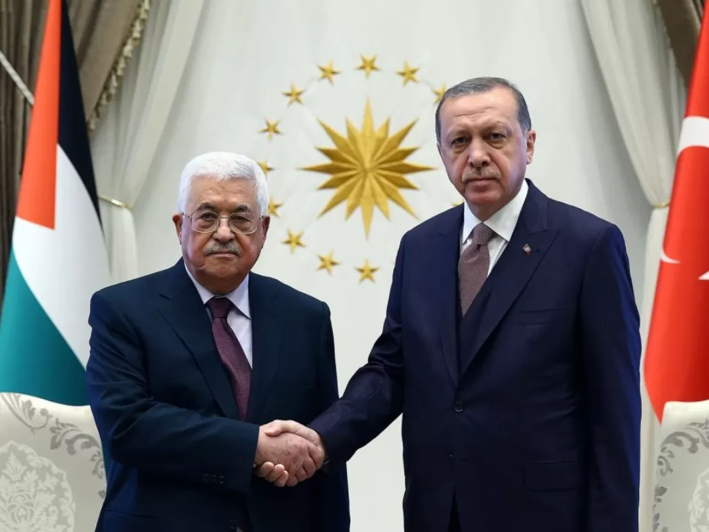 Presiden Palestina Mahmoud Abbas dengan Presiden Turki Recep Tayyip Erdogan. (Photo/Daily Sabah)