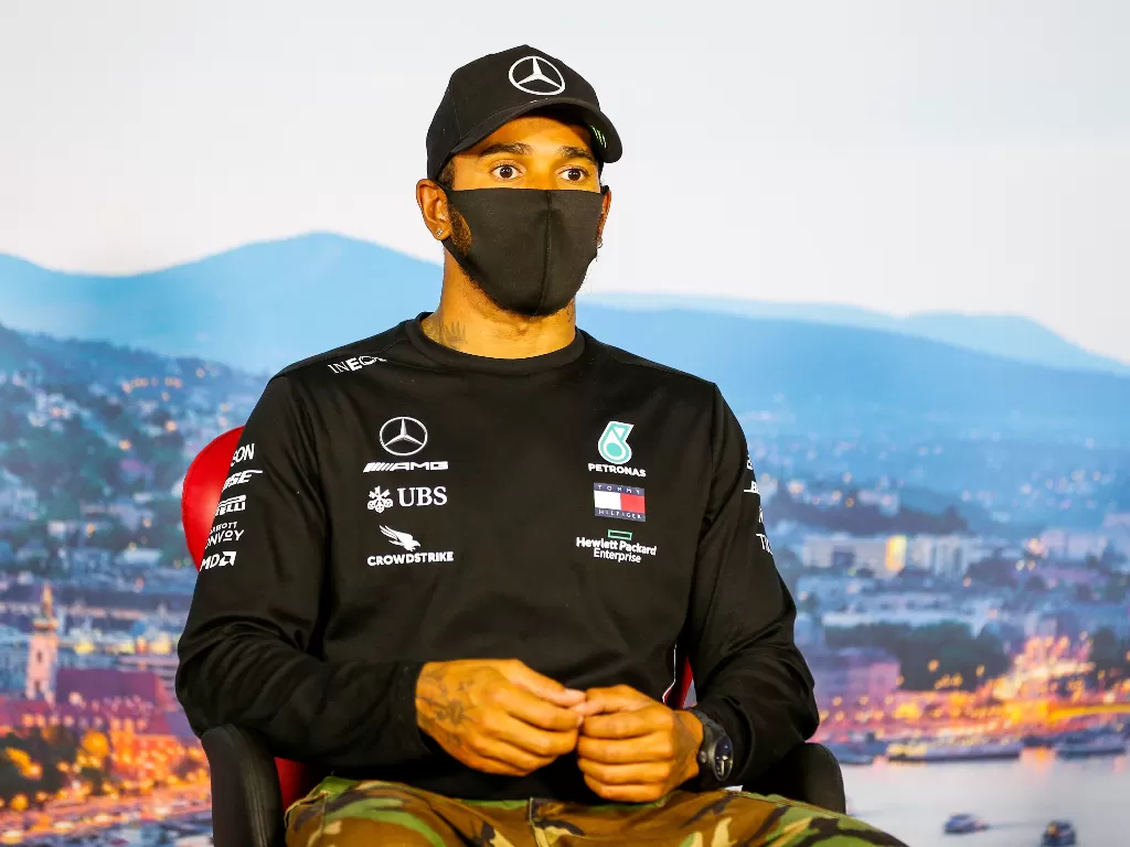 Pembalap Mercedes, Lewis Hamilton. (REUTERS/HANDOUT)
