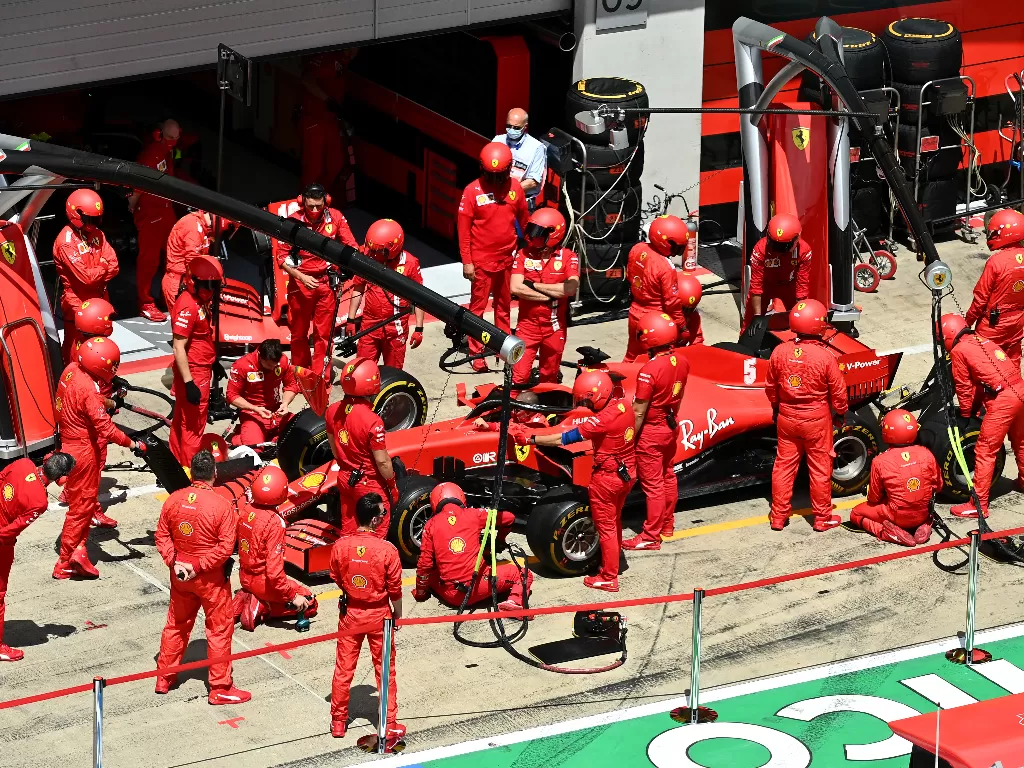 Tampilan pabrikan Ferrari di kelas Formula 1. (REUTERS/POOL New)