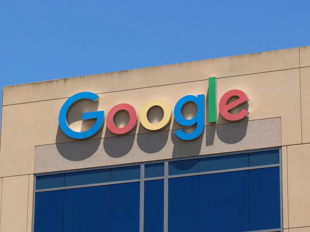 Logo Google di kantornya yang terletak di California (photo/REUTERS/Mike Blake)