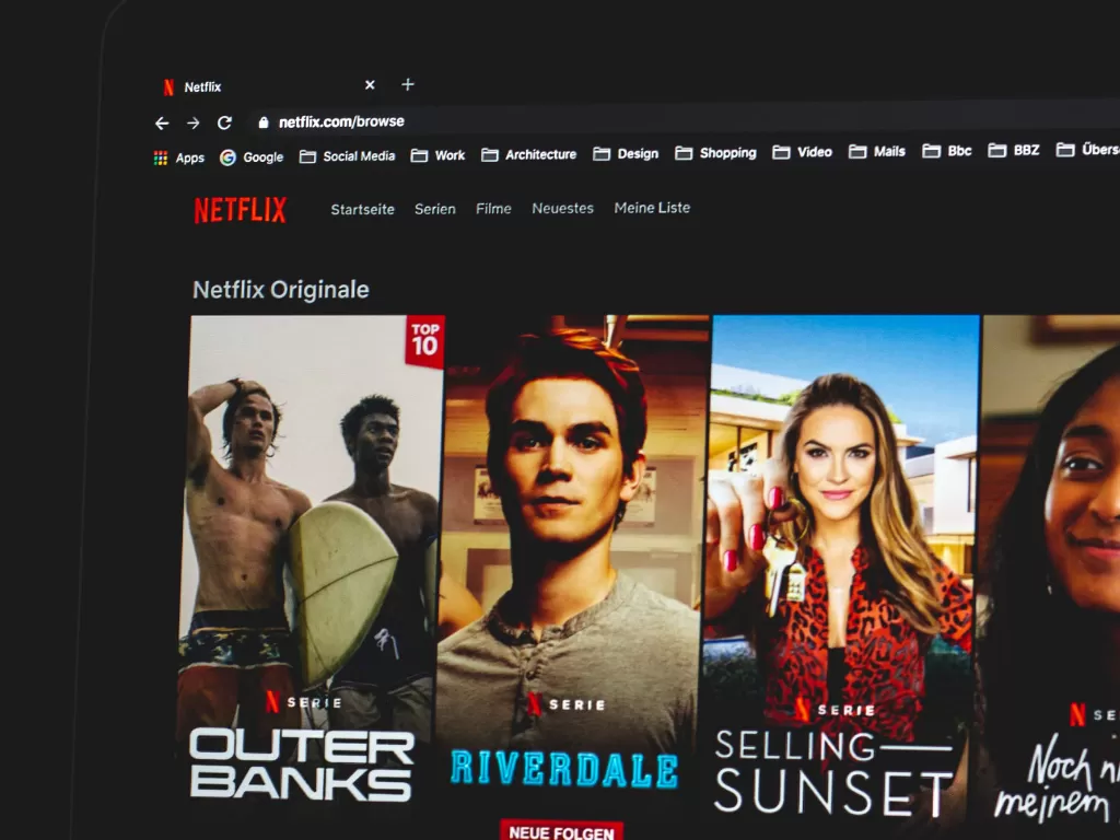 Tampilan utama situs streaming film Netflix (photo/Unsplash/Rubi Bill)