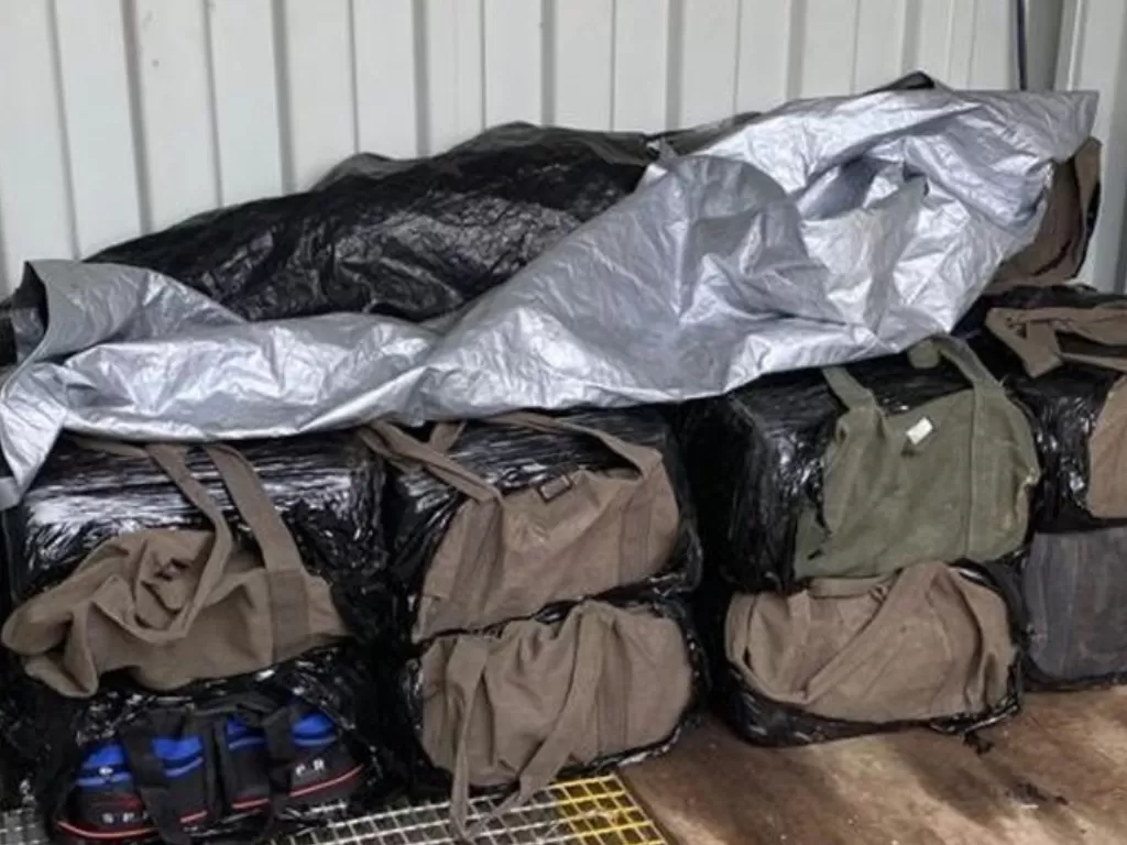 Paket kokain yang dibawa oleh pesawat Ceessna. (Australian Federal Police via Sky News)
