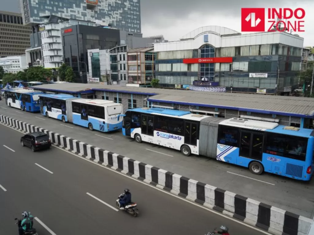 Ilustrasi bus Transjakarta. (Foto: INDOZONE)