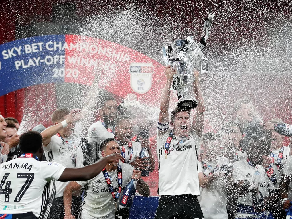 Perayaan Fulham yang kembali ke Premier League usai kalahkan Brenford. (REUTERS/MATTHEW CHILDS)