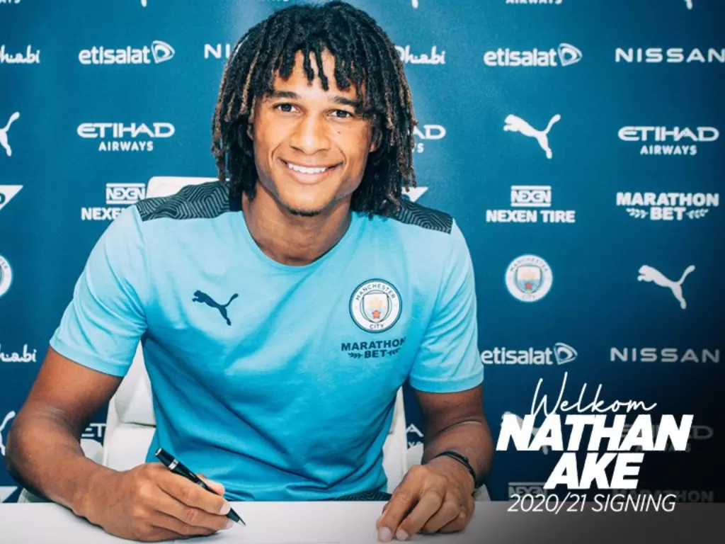 Nathan Ake resmi bergabung dengan Manchester City. (Twitter/@Mancity)