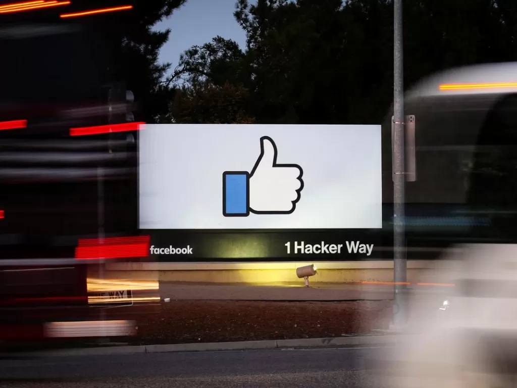 Logo 'Like Facebook' yang berada di kantor pusat mereka di California (photo/REUTERS/Elijah Nouvelage)