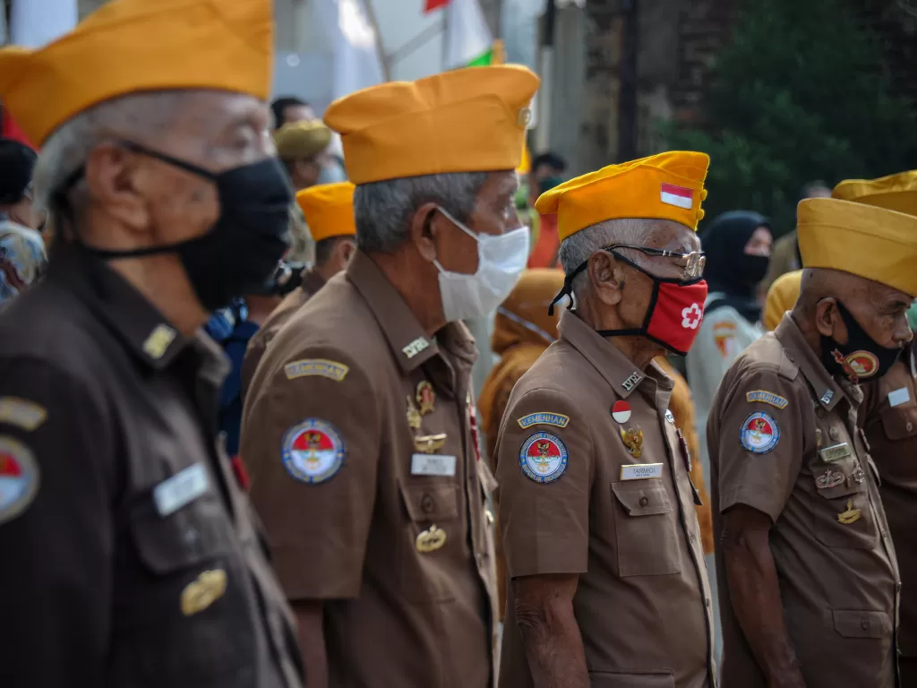Sejumlah Veteran mengikuti upacara peringatan Hari Veteran Nasional di Gedung LVRI, Bandung, Jawa Barat, Senin (10/8/2020). ANTARA FOTO/Raisan Al Farisi
