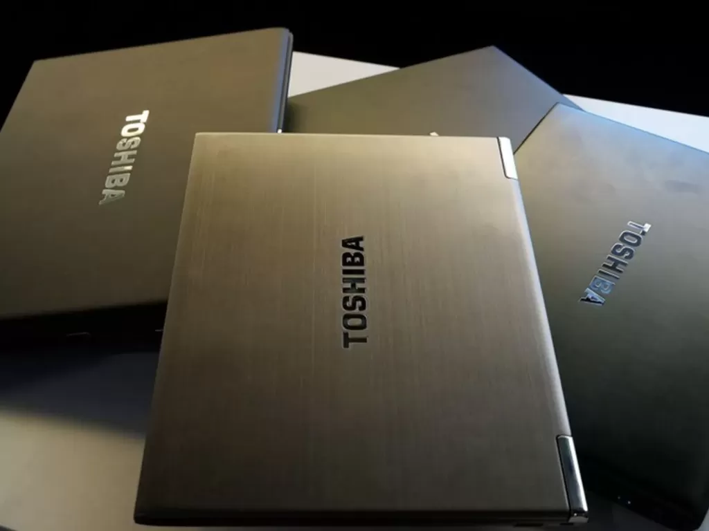 Perangkat laptop buatan Toshiba (photo/Dok. TheVerge)
