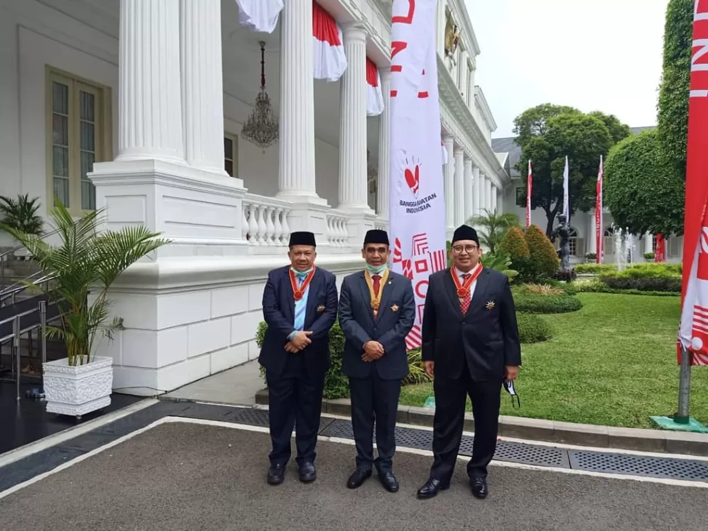 Fahri Hamzah, P Ahmad Muzani, dan Fadli Zon di Istana Negara. (Instagram)