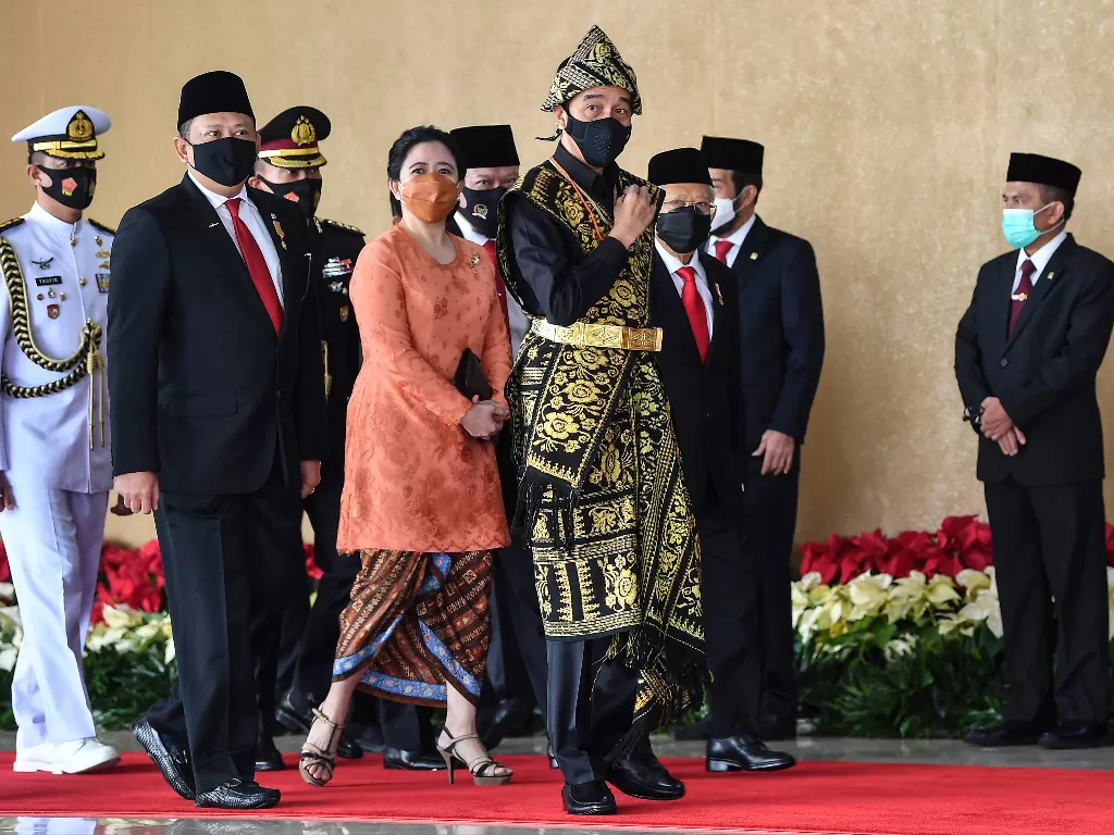 Presiden Joko Widodo tiba di lokasi sidang tahunan MPR dan Sidang Bersama DPR-DPD di Komplek Parlemen, Senayan, Jakarta, Jumat (14/8/2020). (ANTARA/Akbar Nugroho Gumay)