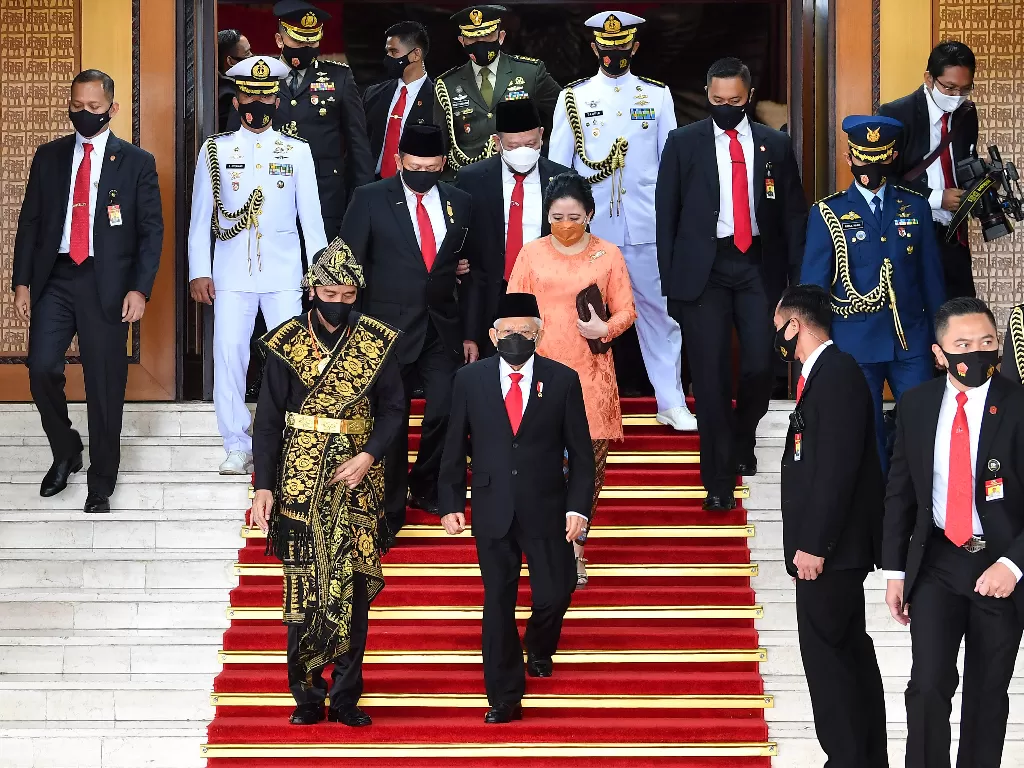 Presiden Jokowi kenakan pakaian adat Sabu khas NTT di Sidang Tahunan MPR (ANTARA/Galih Pradipta)