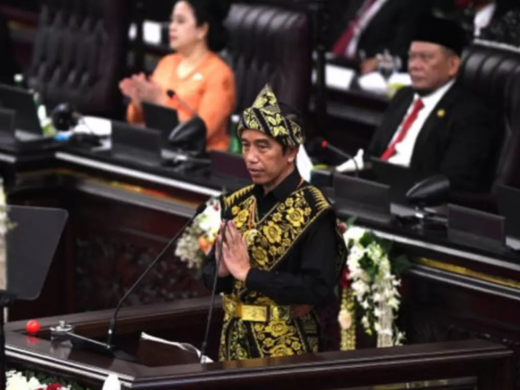 Presiden Joko Widodo menyampaikan pidato dalam rangka penyampaian laporan kinerja lembaga-lembaga negara dan pidato dalam rangka HUT ke-75 Kemerdekaan RI. (ANTARA FOTO/Akbar Nugroho Gumay).