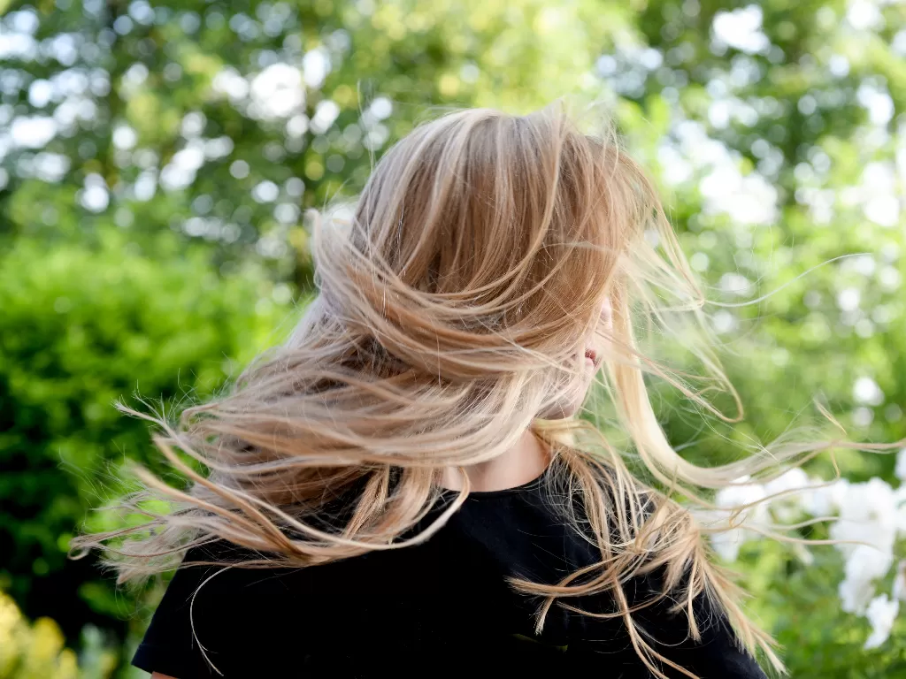 Ilustrasi rambut rontok (Pexels/Skitterphoto)