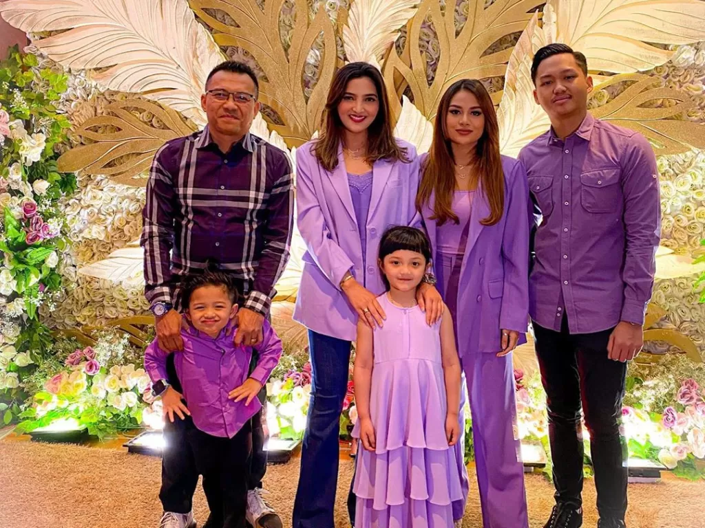 Keluarga Anang Hermansyah dan Ashanty. (Instagram/@ashanty_ash)