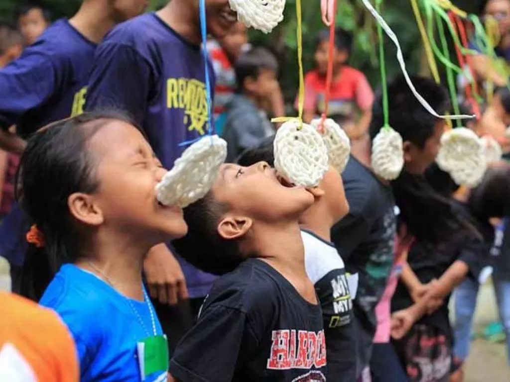 Asal Muasal Lomba Makan Kerupuk di Perayaan 17 Agustus, Ada Kisah Sedih di  Baliknya - Indozone Fadami