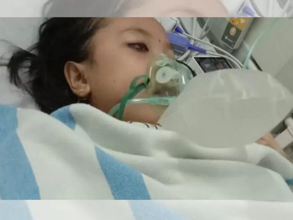 Siti Masfufah Wardah saat mendapatkan bantuan oksigen. (Istimewa)