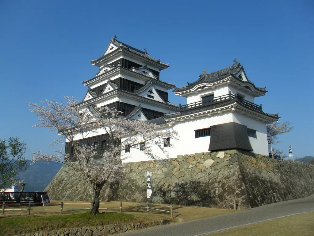 Kastil Ozu di Jepang. (en.wikipedia.org)