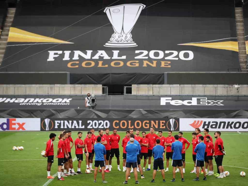 Sesi latihan Sevilla jelang final Liga Eropa. (REUTERS/ POOL)