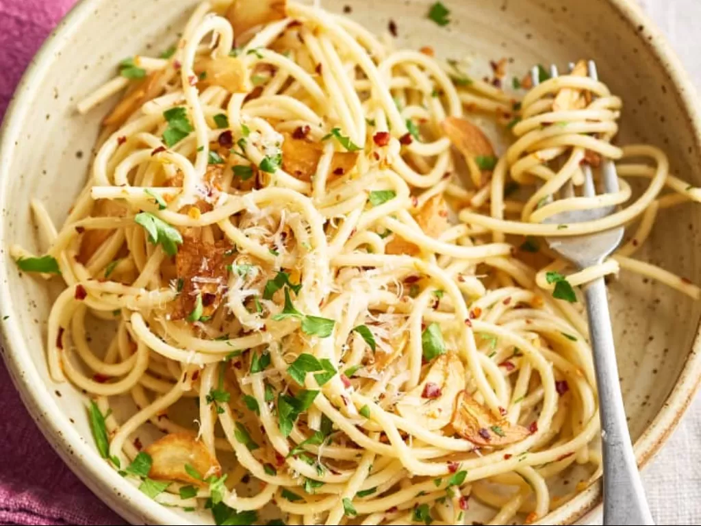 Spaghetti Aglio e Olio. (thekitchn.com/Joe Lingeman)