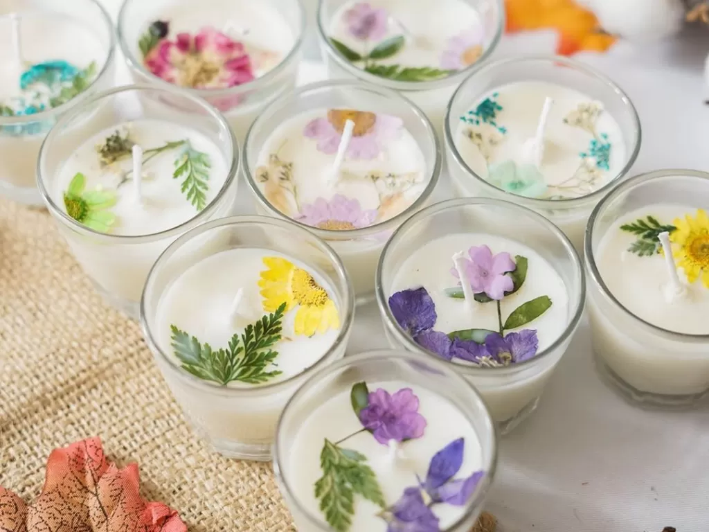 Lilin aromaterapi sebagai souvenir pernikahan unik (Instagram/@nicespeciallitems)
