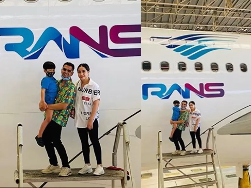 Logo RANS Entertainment di pesawat Garuda. (Instagram @raffinagita1717)