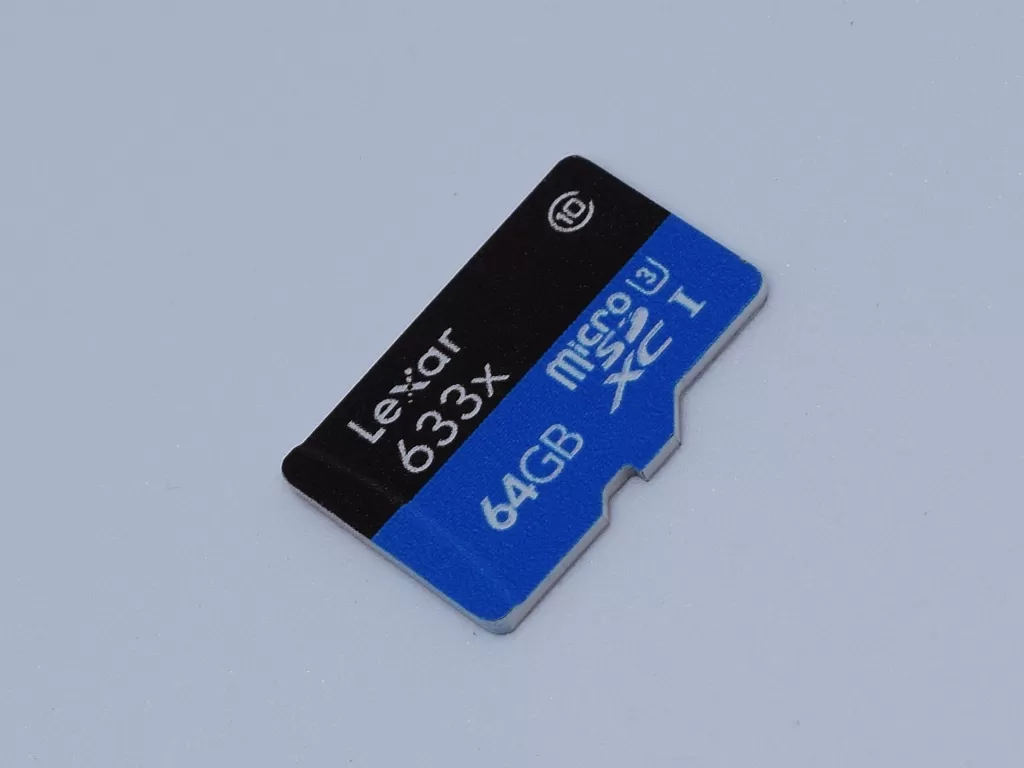 Ilustrasi MicroSD berkapasitas 64GB (photo/Pixabay/aixklusiv)