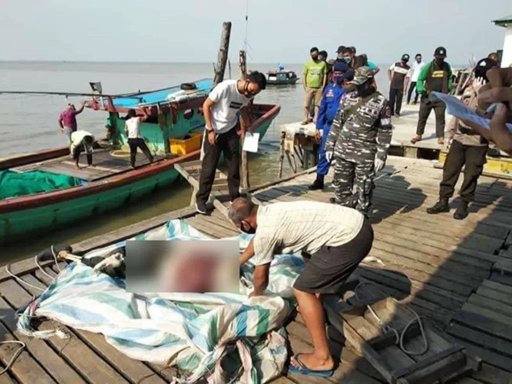 Mayat ditemukan oleh 5 ABK di perairan Riau, Minggu (30/8/2020). (Istimewa)