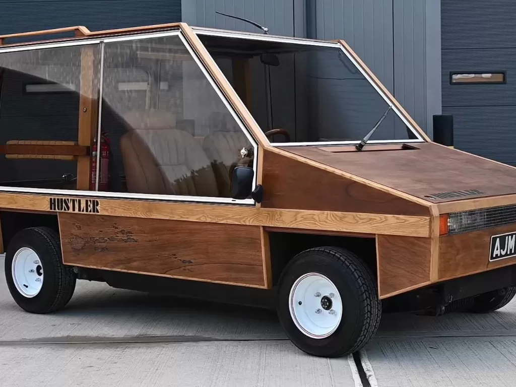 Mobil Interstyl Hustler 4 dengan bodi berbahan kayu (photo/YouTube/furiousdriving)