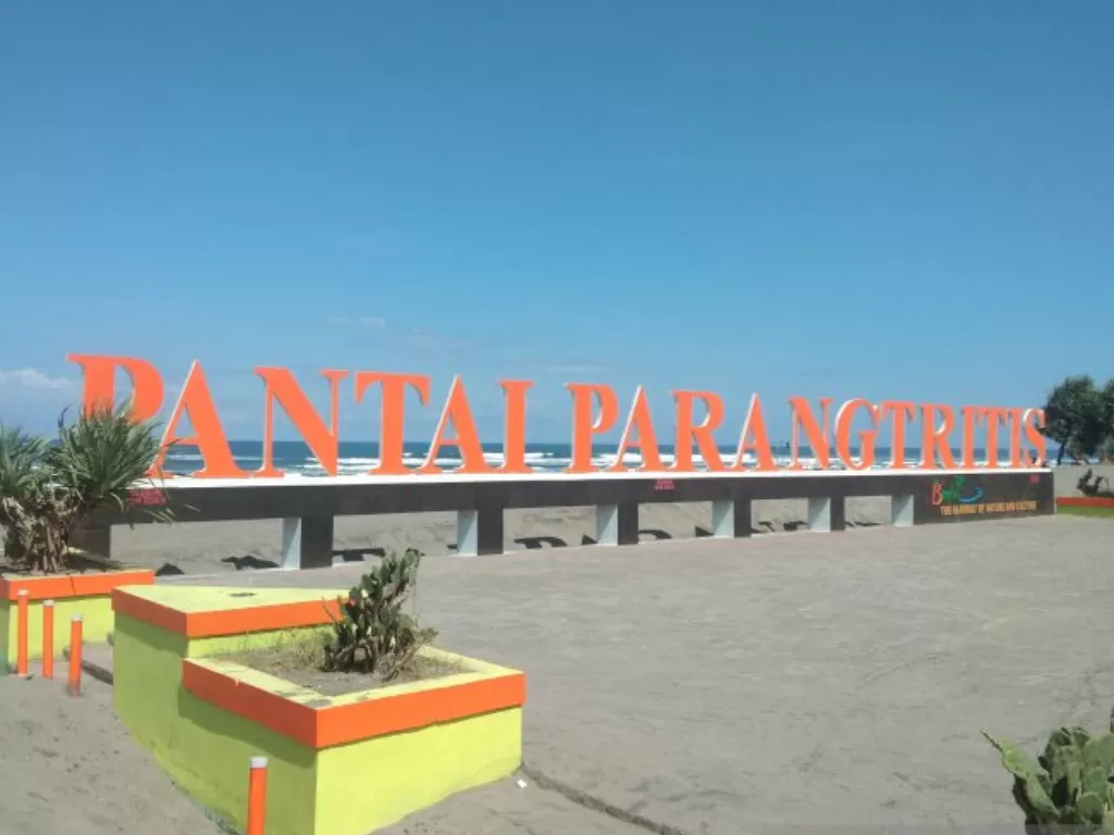 Objek wisata Pantai Parangtritis, Bantul, DIY (Foto ANTARA/Hery Sidik)