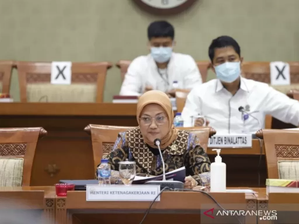 Menaker Ida Fauziyah dalam rapat kerja dengan Komisi IX DPR RI di Jakarta, Rabu (2/9/2020). (ANTARA/HO-Kementerian Ketenagakerjaan)