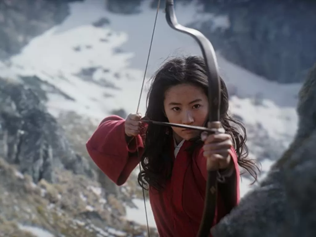 Liu Yifei  dalam Mulan (2020). (Disney)