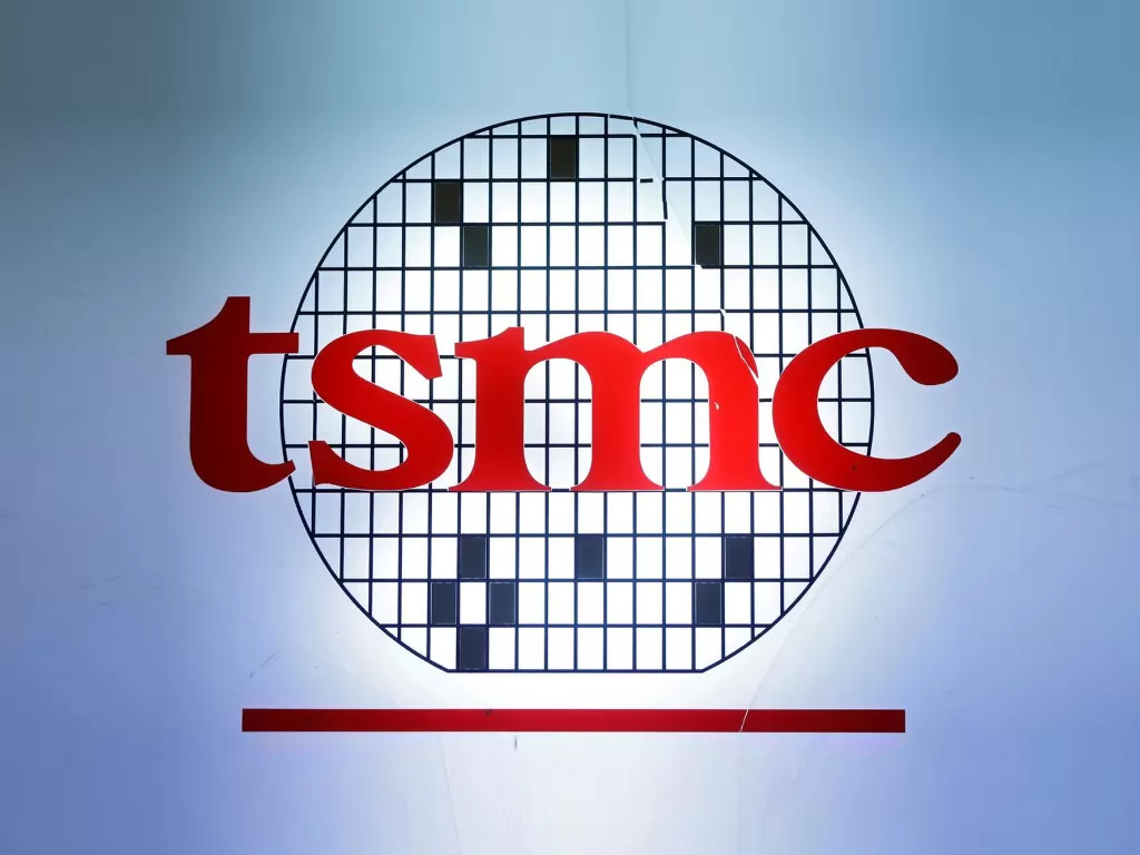 Logo perusahaan semikonduktor TSMC asal Taiwan (photo/REUTERS/Tyrone Siu)