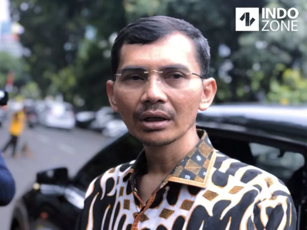 Hadi Pranoto (Kiri) dan Kuasa Hukumnya, Tonin Singarimbun (Kanan) di Polda Metro, Senin (24/8/2020). (INDOZONE/Samsudhuha Wildansyah)