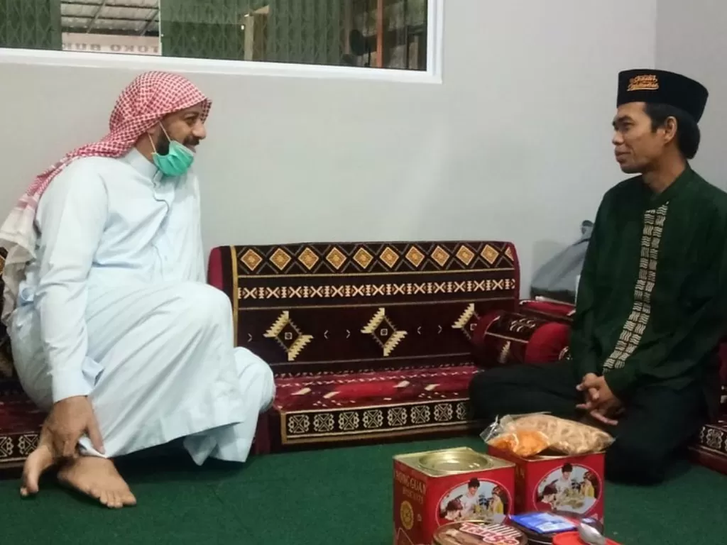 Ustaz Abdul Somad saat bersama Syekh Ali Jaber. (Instagram/UAS)