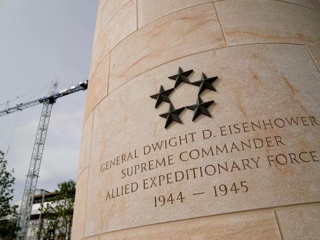 Monumen Dwight D. Eisenhower (REUTERS/Erin Scott)