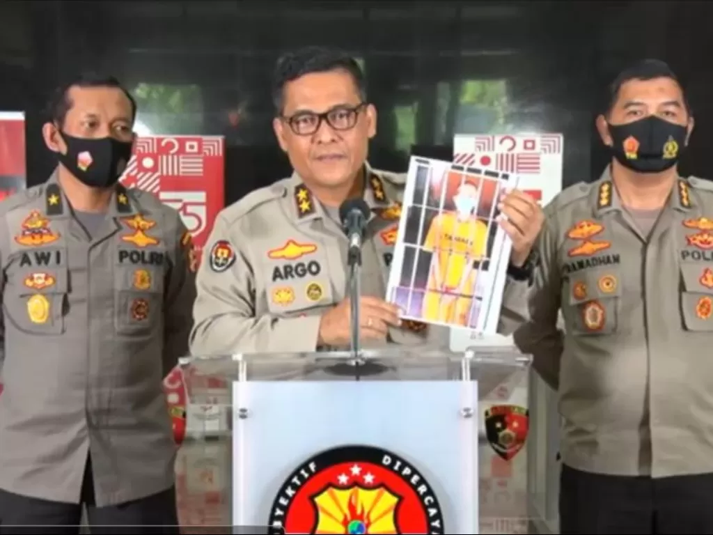 Tangkapan layar Kadiv Humas Polri, Irjen Pol Argo Yuwono dalam konferensi pers di Mabes Polri, Jakarta, Rabu (16/9/2020). (INDOZONE/Samsudhuha Wildansyah)