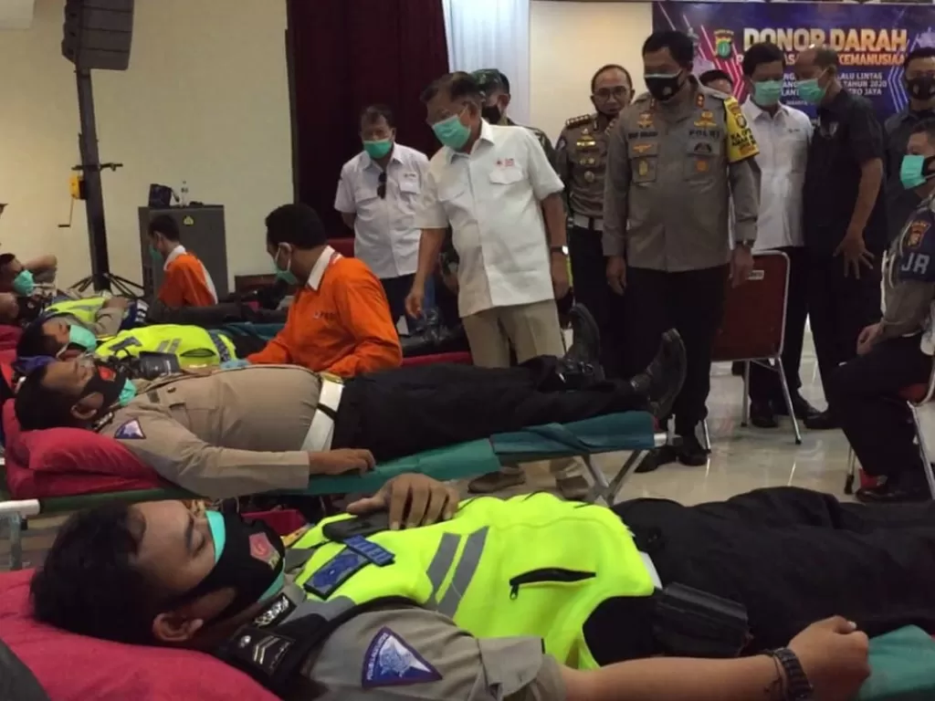 Donor darah Ditlantas Polda Metro Jaya, Sabtu (19/9/2020). (INDOZONE/Samsudhuha Wildansyah).