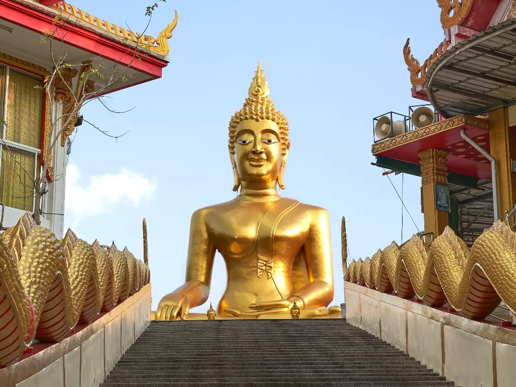 Patung Emas Buddha, Pattaya, Thailand. (Unsplash/@ralfskirr)