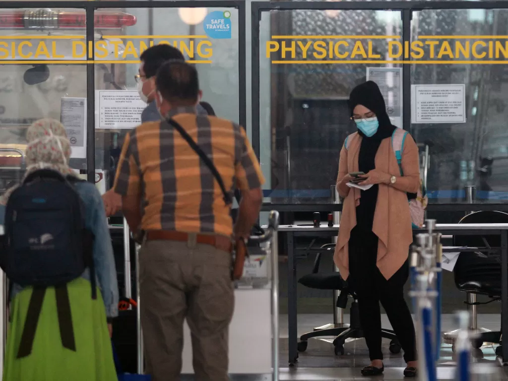 Ilustrasi protokol kesehatan di Bandara Soekarno Hatta. (ANTARA FOTO/Muhammad Iqbal/aww).