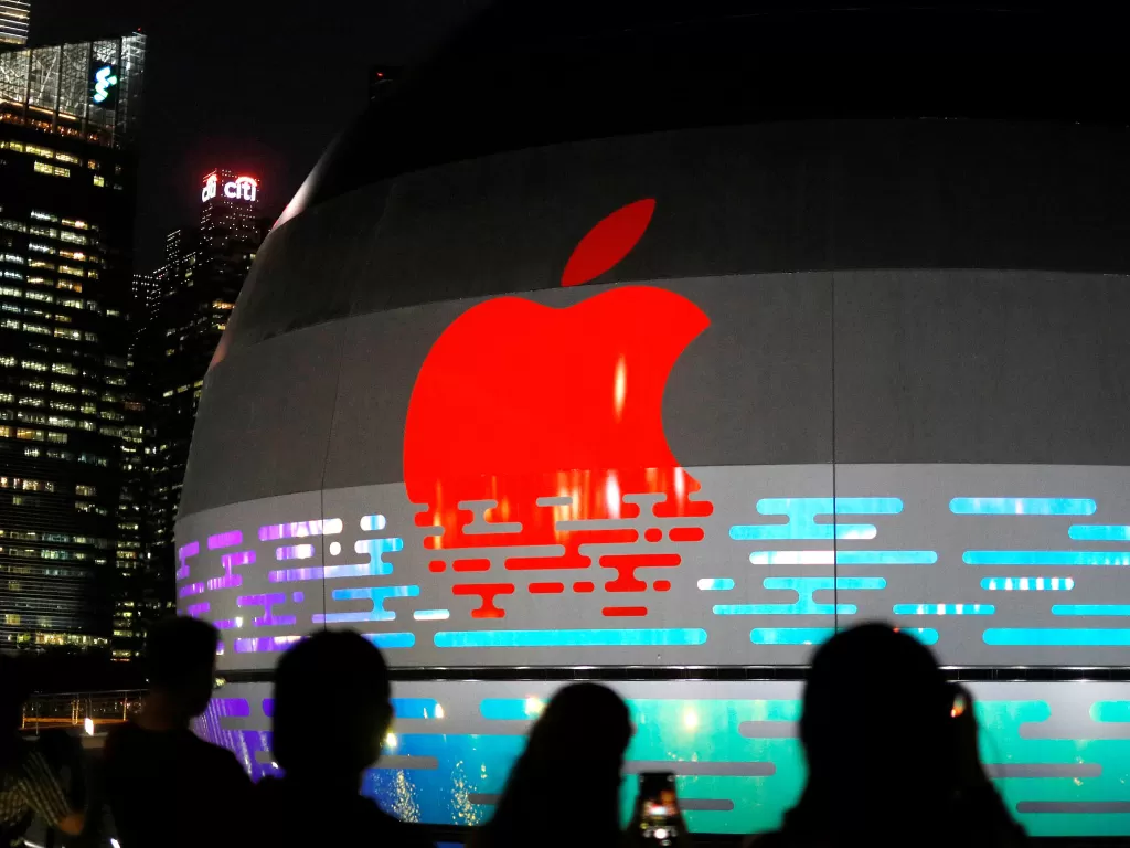 Logo Apple di Apple Store Marina Bay Sands, Singapura (photo/REUTERS/Edgar Su)