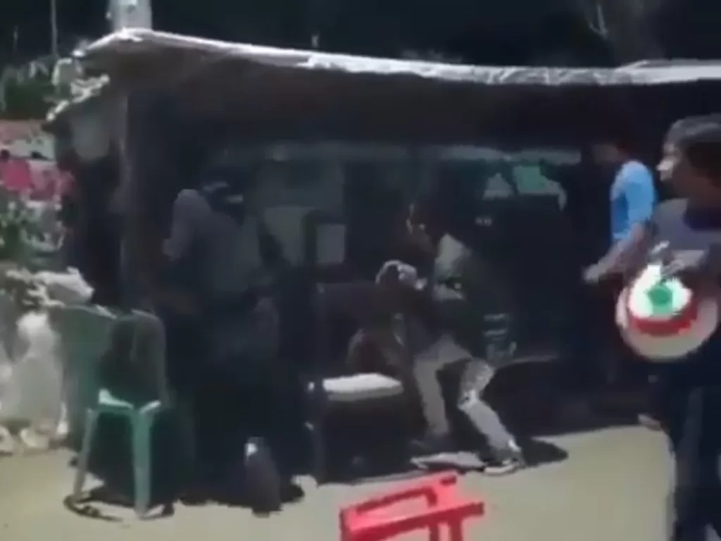 Insiden penyerangan gegng motor di Tangsel. (Instagram/@tangsel.life).