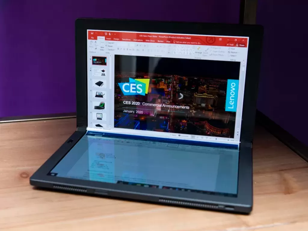 Tampilan laptop Lenovo ThinkPad X1 Fold (photo/CNET/James Martin)