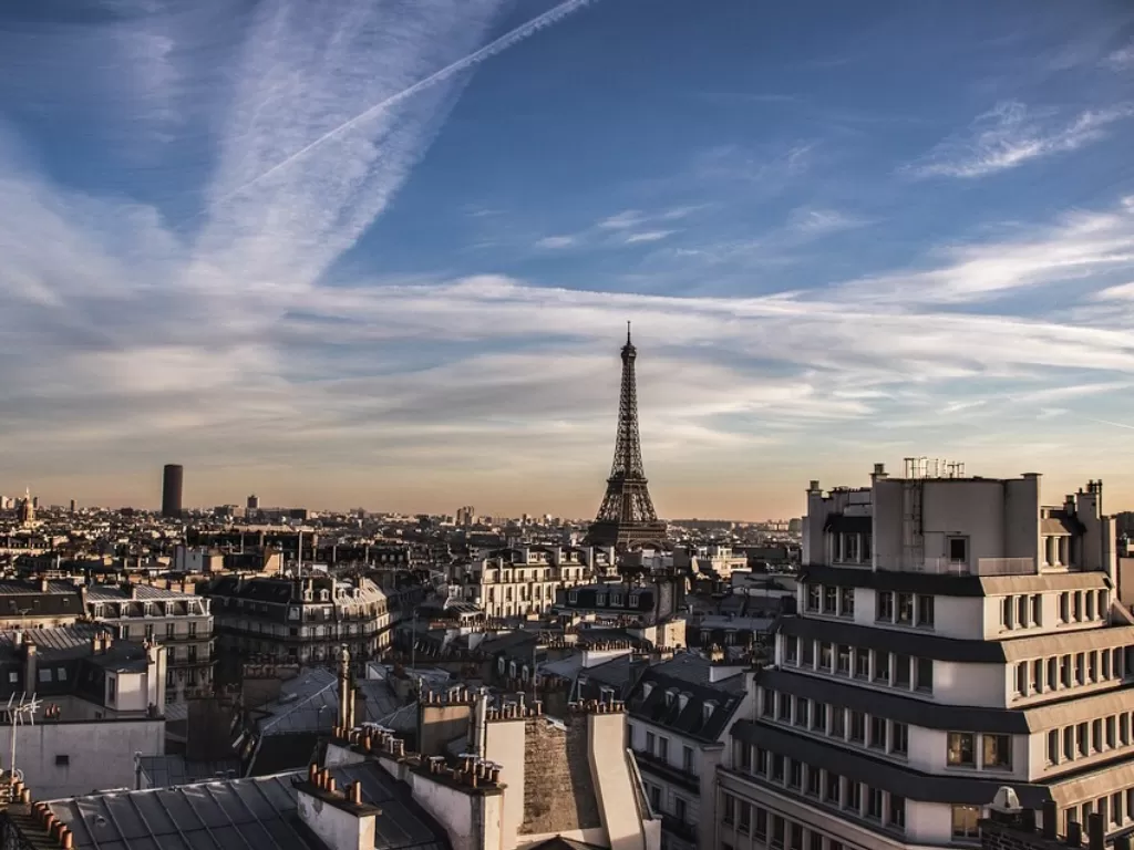 Ilustrasi kota Paris. (Pixabay/Sadnos).