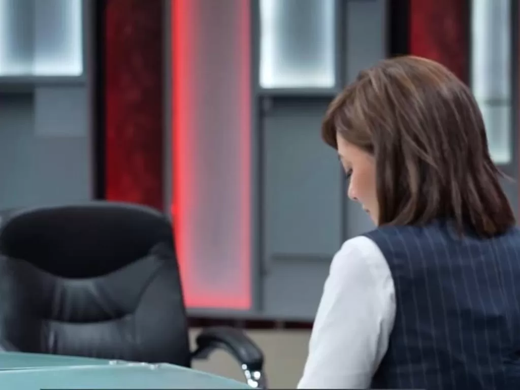 Najwa Shihab saat mewawancarai kursi kosong Menkes Terawan (Instagram/najwashihab)