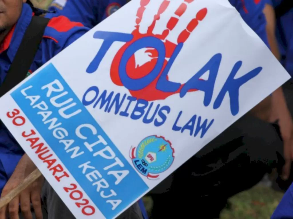 Rancangan Undang-Undang Omnibus Law Cipta Kerja resmi digugat ke Pengadilan Tata Usaha Negara. (ANTARA FOTO/Asprilla Dwi Adha)