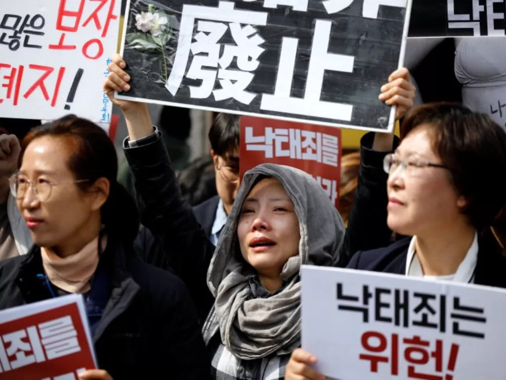 Ilustrasi massa pengunjuk rasa Korea Selatan yang setuju dengan RUU Aborsi. (Antara).